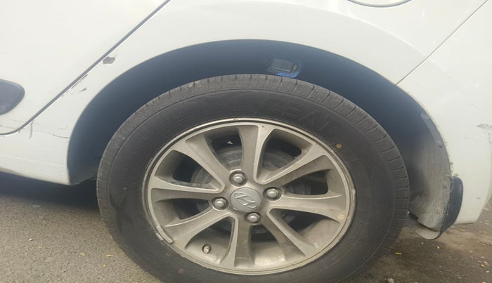 2016 Hyundai Grand i10 ASTA (O) AT 1.2 KAPPA VTVT, Petrol, Automatic, 25,138 km, tyre