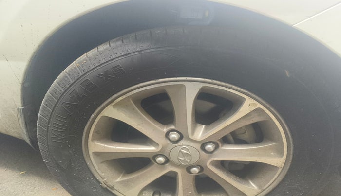 2016 Hyundai Grand i10 ASTA (O) AT 1.2 KAPPA VTVT, Petrol, Automatic, 25,138 km, tyre