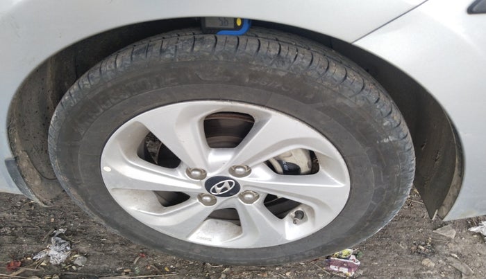 2019 Hyundai Xcent SX 1.2, Petrol, Manual, 1,27,712 km, tyre