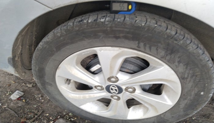 2019 Hyundai Xcent SX 1.2, Petrol, Manual, 1,27,712 km, tyre