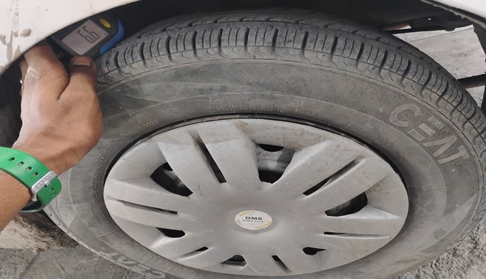 2014 Hyundai Eon ERA +, Petrol, Manual, 92,084 km, tyre