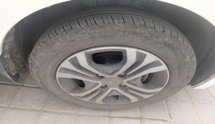 2022 Tata Tiago XT CNG, Petrol, Manual, 18,002 km, tyre