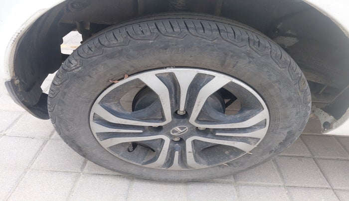 2022 Tata Tiago XT CNG, Petrol, Manual, 18,002 km, tyre
