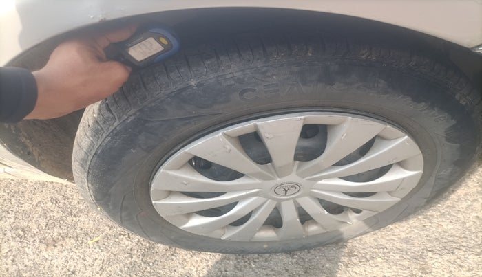 2011 Maruti SX4 VXI, Petrol, Manual, 1,37,685 km, tyre