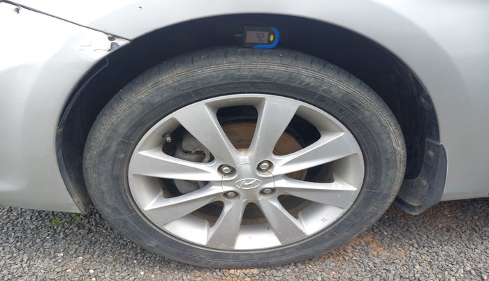 2013 Hyundai Verna FLUIDIC 1.6 CRDI SX, Diesel, Manual, 82,771 km, tyre
