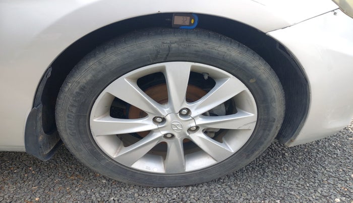 2013 Hyundai Verna FLUIDIC 1.6 CRDI SX, Diesel, Manual, 82,771 km, tyre