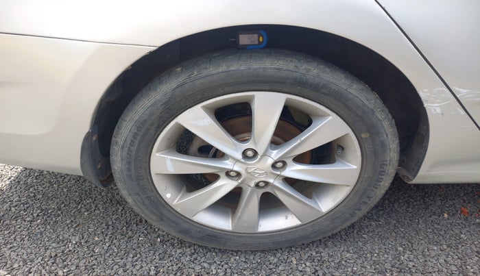 2013 Hyundai Verna FLUIDIC 1.6 CRDI SX, Diesel, Manual, 82,771 km, tyre