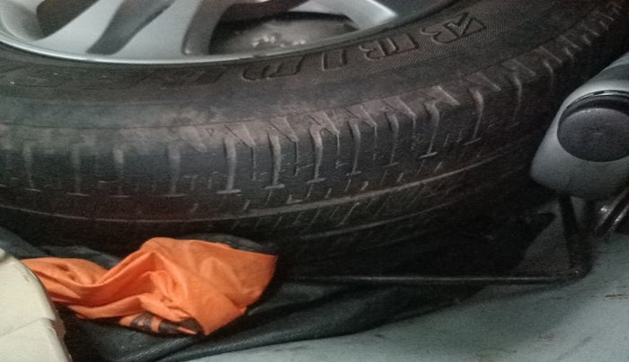 2010 Honda CRV 2.4L 2WD MT, Petrol, Manual, 1,00,177 km, tyre