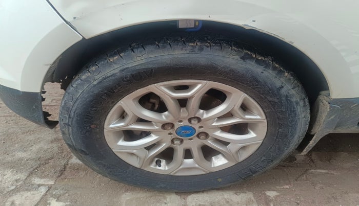 2013 Ford Ecosport TITANIUM 1.5L DIESEL, Diesel, Manual, 1,31,206 km, tyre