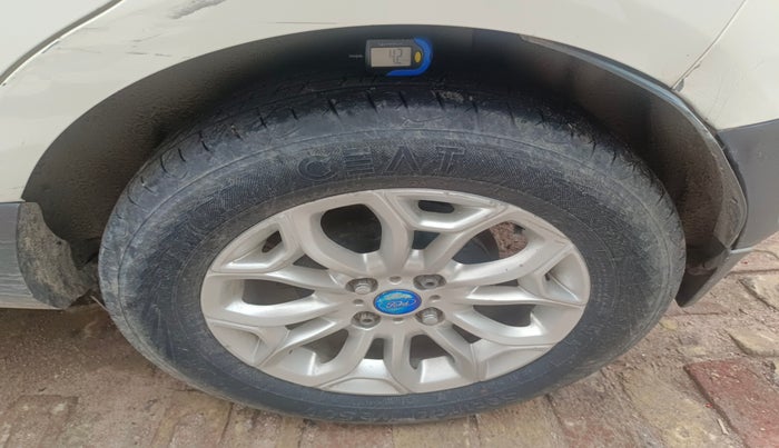 2013 Ford Ecosport TITANIUM 1.5L DIESEL, Diesel, Manual, 1,31,206 km, tyre