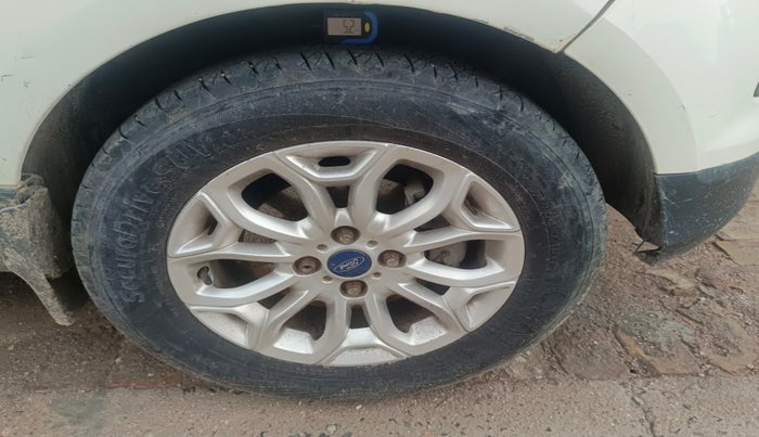 2013 Ford Ecosport TITANIUM 1.5L DIESEL, Diesel, Manual, 1,31,206 km, tyre