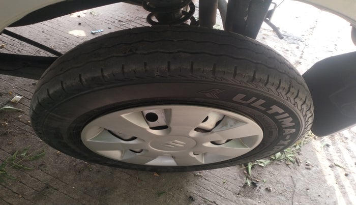 2022 Maruti Eeco 5 STR AC CNG, Petrol, Manual, 72,765 km, tyre