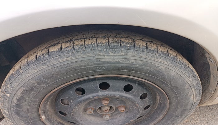 2010 Maruti Ritz VDI, Diesel, Manual, 1,41,176 km, tyre