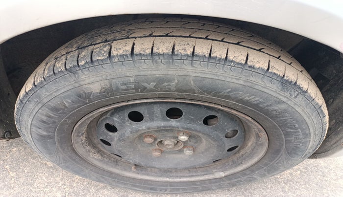 2010 Maruti Ritz VDI, Diesel, Manual, 1,41,176 km, tyre