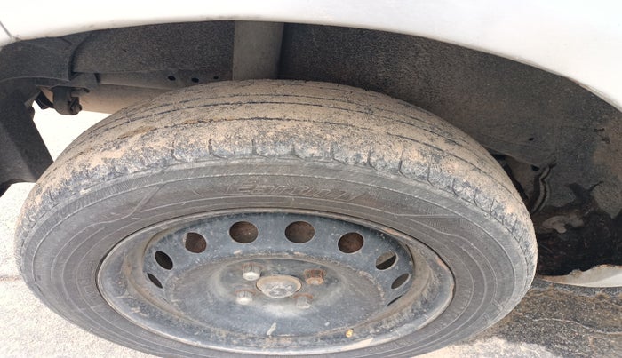 2010 Maruti Ritz VDI, Diesel, Manual, 1,41,176 km, tyre
