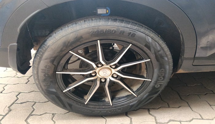 2022 Hyundai VENUE S+ 1.2, Petrol, Manual, 33,621 km, tyre