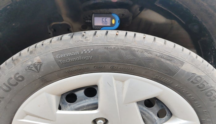 2020 Hyundai VENUE S 1.2, Petrol, Manual, 60,436 km, tyre