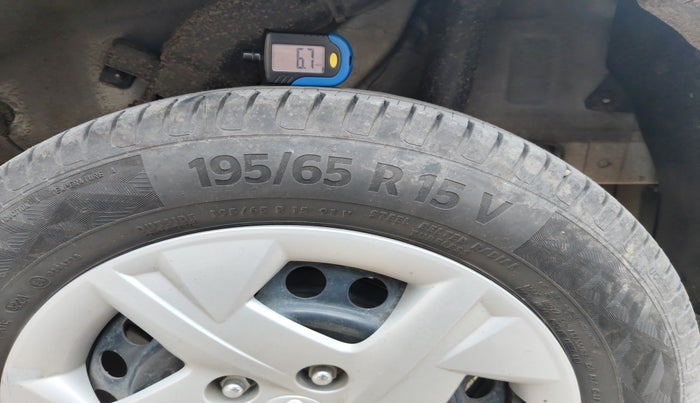 2020 Hyundai VENUE S 1.2, Petrol, Manual, 60,436 km, tyre