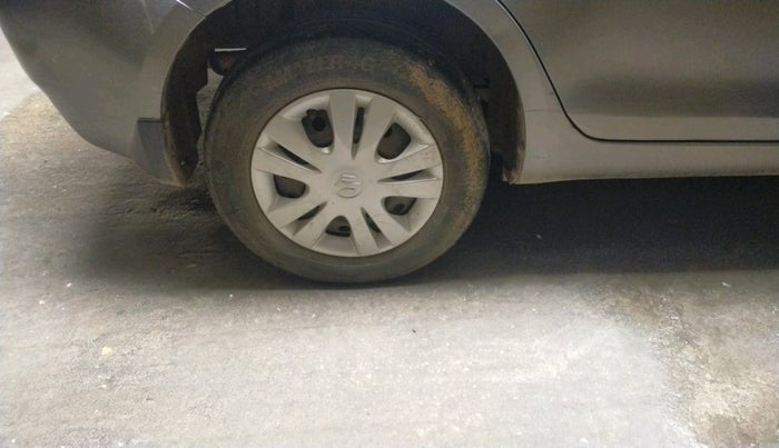 2014 Maruti Swift Dzire VXI, Petrol, Manual, 1,30,658 km, tyre