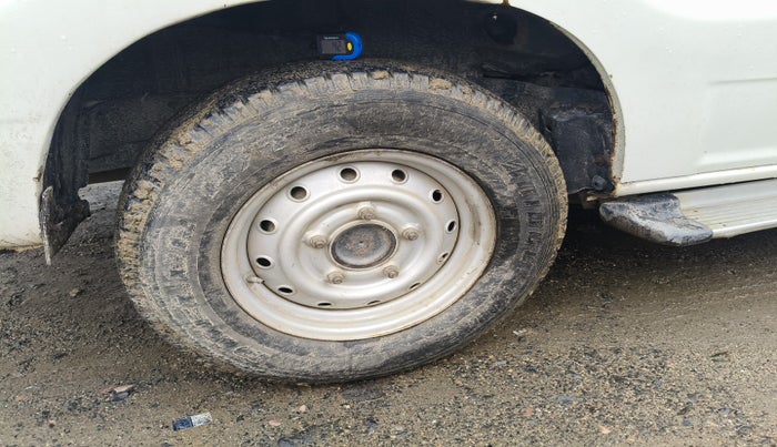 2013 Mahindra Scorpio LX, Diesel, Manual, 1,85,031 km, tyre