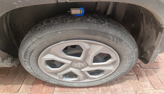 2022 Maruti BREZZA VXI SMART HYBRID, Petrol, Manual, 18,806 km, tyre