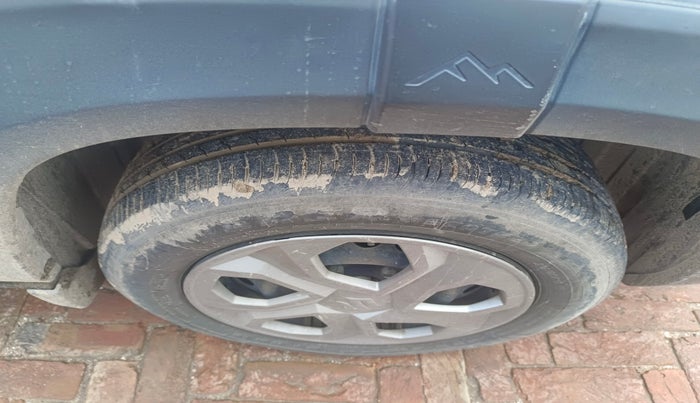 2022 Maruti BREZZA VXI SMART HYBRID, Petrol, Manual, 18,806 km, tyre