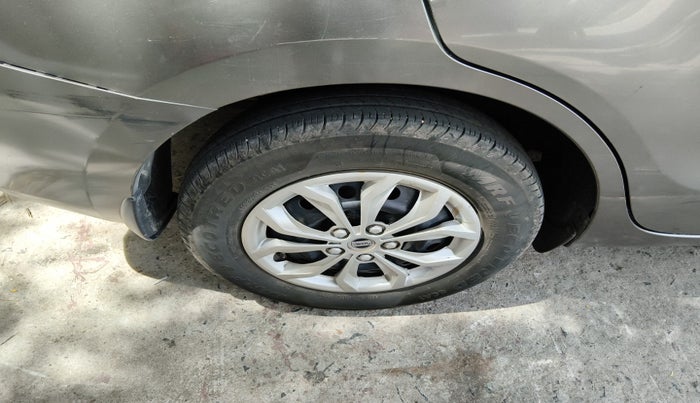 2022 Maruti Dzire VXI, Petrol, Manual, 71,245 km, tyre