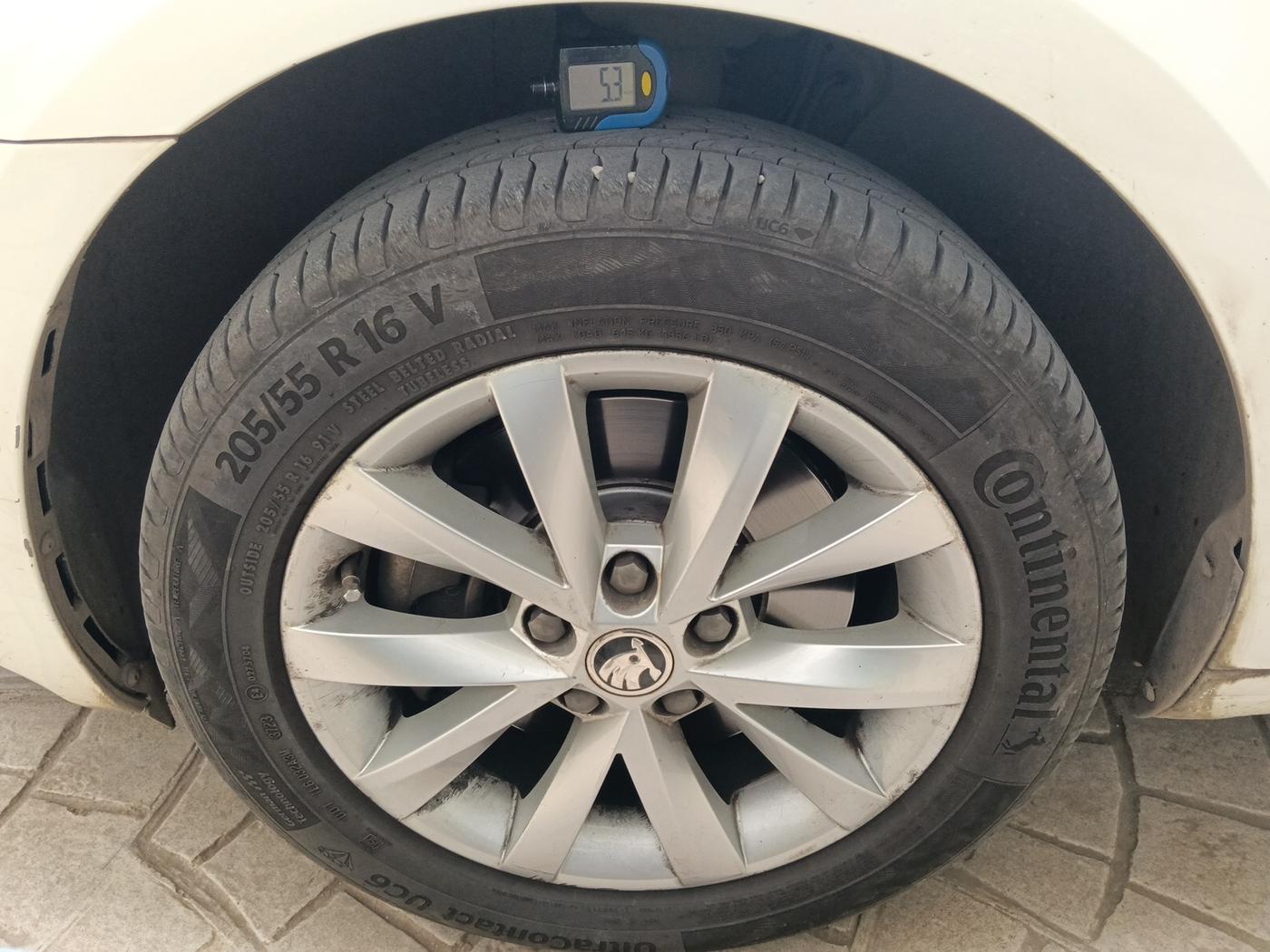 2018 Skoda Octavia L&K 1.8 TSI AT, Petrol, Automatic, 37,199 km, tyre