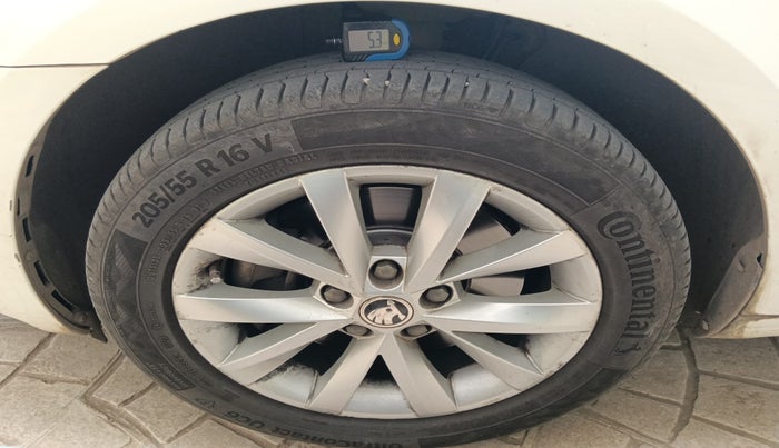 2018 Skoda Octavia L&K 1.8 TSI AT, Petrol, Automatic, 37,199 km, tyre