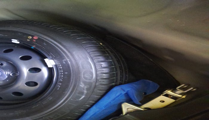 2020 Maruti Dzire VXI, Petrol, Manual, 18,374 km, tyre