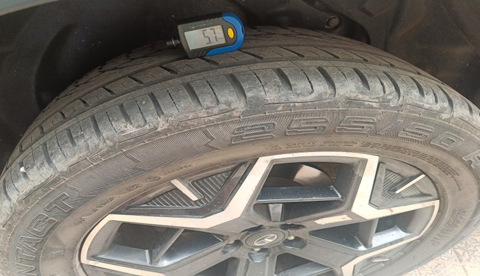 2023 Tata Safari Accomplished Plus AT, Diesel, Automatic, 72,167 km, tyre