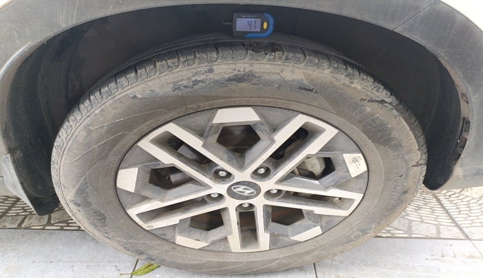 2023 Hyundai VENUE SX 1.5 CRDI, Diesel, Manual, 29,685 km, tyre