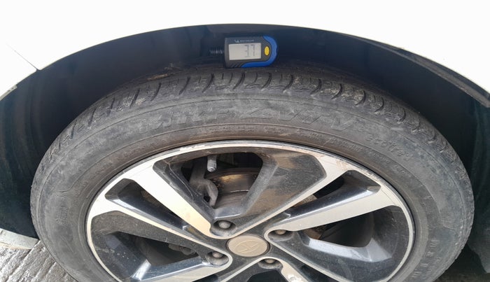 2021 Tata ALTROZ XZ PETROL, Petrol, Manual, 48,257 km, tyre