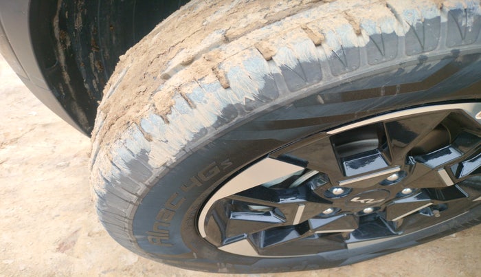 2024 KIA SONET Gravity 1.2 Petrol MT, Petrol, Manual, 10,743 km, tyre