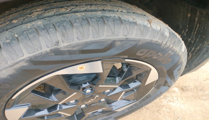 2024 KIA SONET Gravity 1.2 Petrol MT, Petrol, Manual, 10,743 km, tyre