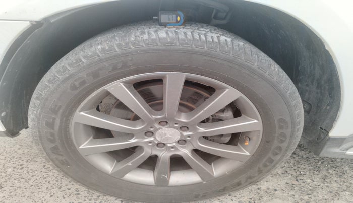 2011 Mercedes Benz GL Class 350 CDI GRAND EDITION, Diesel, Automatic, 1,10,837 km, tyre