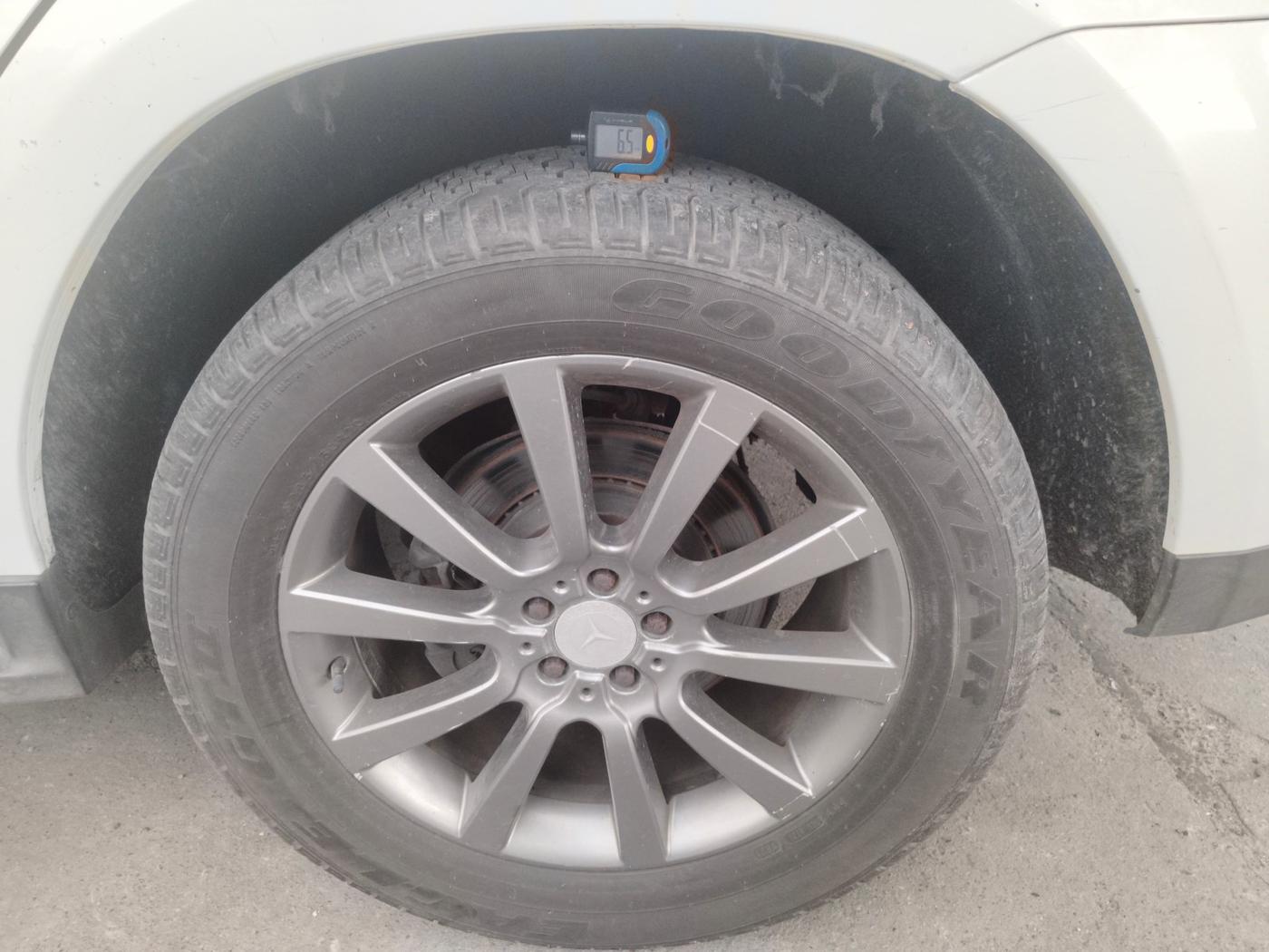 2011 Mercedes Benz GL Class 350 CDI GRAND EDITION, Diesel, Automatic, 1,10,837 km, tyre