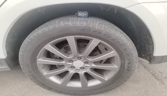 2011 Mercedes Benz GL Class 350 CDI GRAND EDITION, Diesel, Automatic, 1,10,837 km, tyre