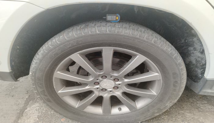 2011 Mercedes Benz GL Class 350 CDI GRAND EDITION, Diesel, Automatic, 1,10,837 km, tyre