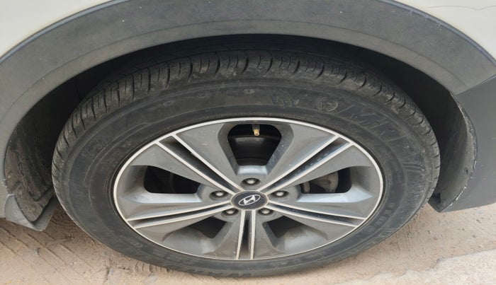 2017 Hyundai Creta SX PLUS AT 1.6 PETROL, Petrol, Automatic, 64,099 km, tyre