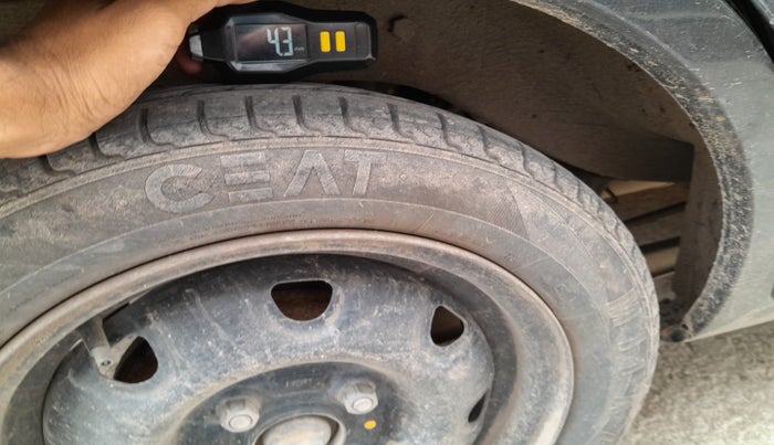 2010 Maruti Wagon R 1.0 VXI, Petrol, Manual, 1,06,415 km, tyre