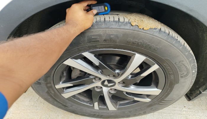 2023 Mahindra XUV700 AX 5 P AT 5 STR, Petrol, Automatic, 14,482 km, tyre