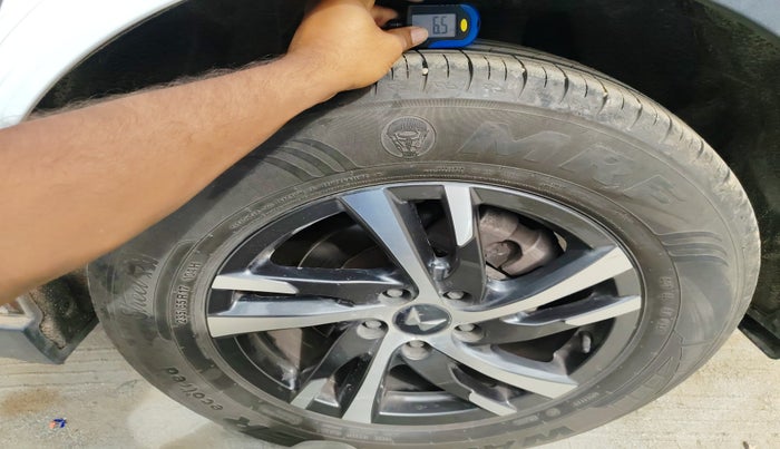 2023 Mahindra XUV700 AX 5 P AT 5 STR, Petrol, Automatic, 14,482 km, tyre