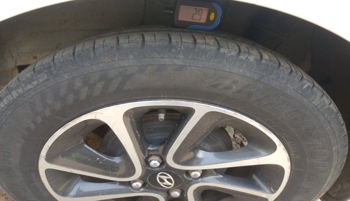 2018 Hyundai Grand i10 SPORTZ AT 1.2 KAPPA VTVT, Petrol, Automatic, 1,21,552 km, tyre