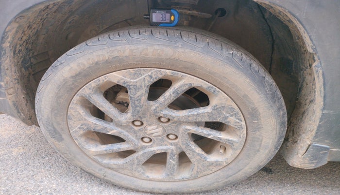 2023 Maruti FRONX DELTA PLUS 1.2L AGS, Petrol, Automatic, 49,698 km, tyre