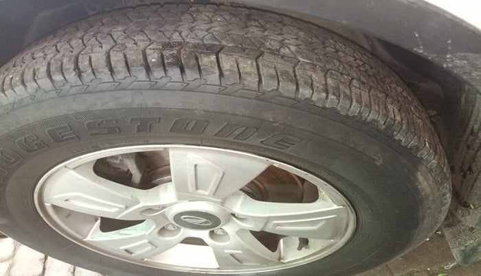 2012 Mahindra XUV500 W8, Diesel, Manual, 81,590 km, tyre
