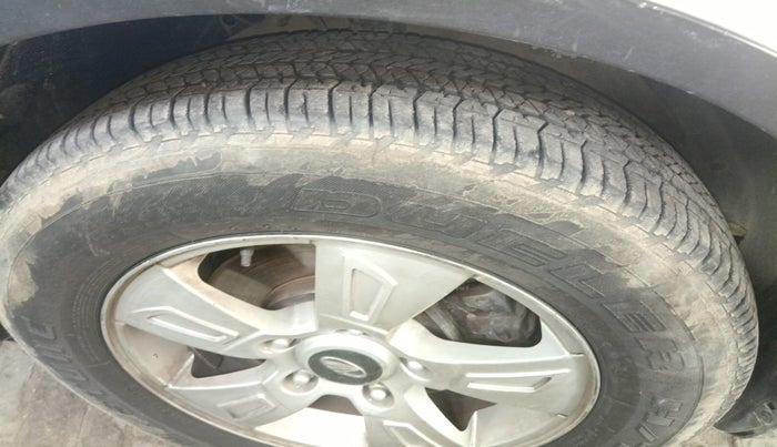 2012 Mahindra XUV500 W8, Diesel, Manual, 81,590 km, tyre
