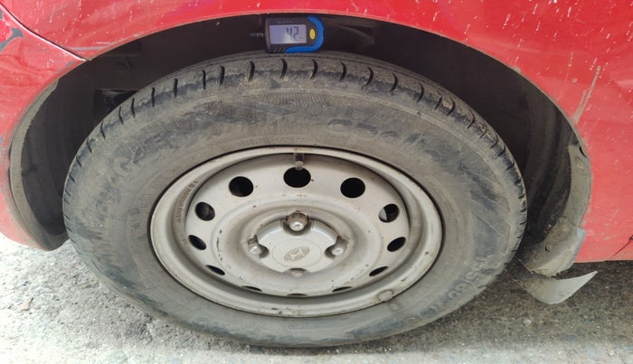 2010 Hyundai i10 ERA 1.1, Petrol, Manual, 1,12,341 km, tyre
