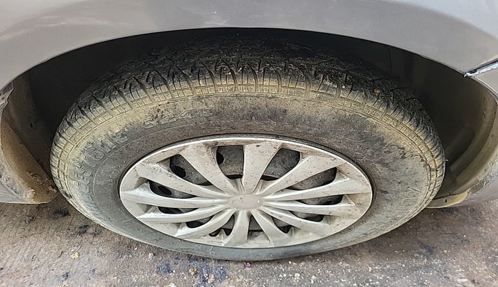 2013 Maruti Swift Dzire VDI, Diesel, Manual, 1,22,528 km, tyre