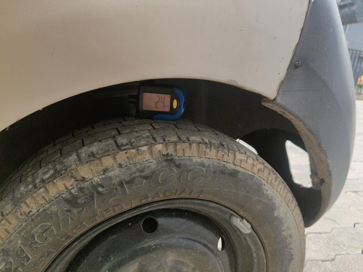 2011 Tata Nano CX, Petrol, Manual, 1,19,331 km, tyre